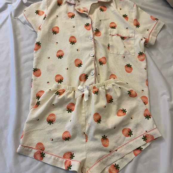 Other - Strawberry Print Kids Pajamas Set
